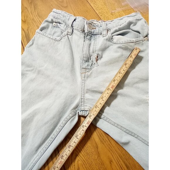 WE THE FREE Jeans Womens 24 BLUE Preowned Summer Denim DISTRESSED FLARED FLARE ? - Picture 16 of 16